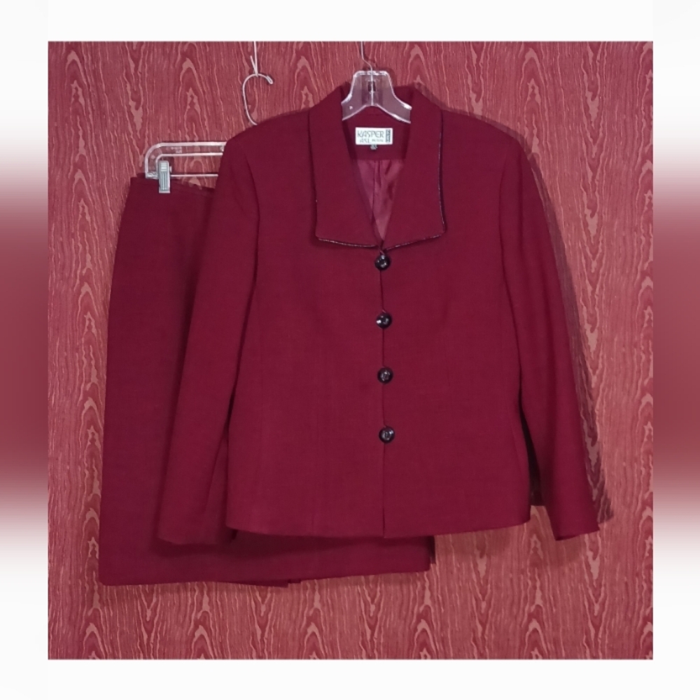 KASPER 2 Peice Burgundy Long Sleeve Collared Jacket Skirt Suit Women's Sz 12P